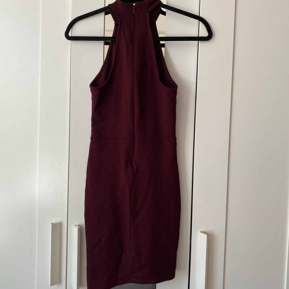 Forever 21 Elegant Burgundy Halter Dress - Size Medium - Picture 9 of 11